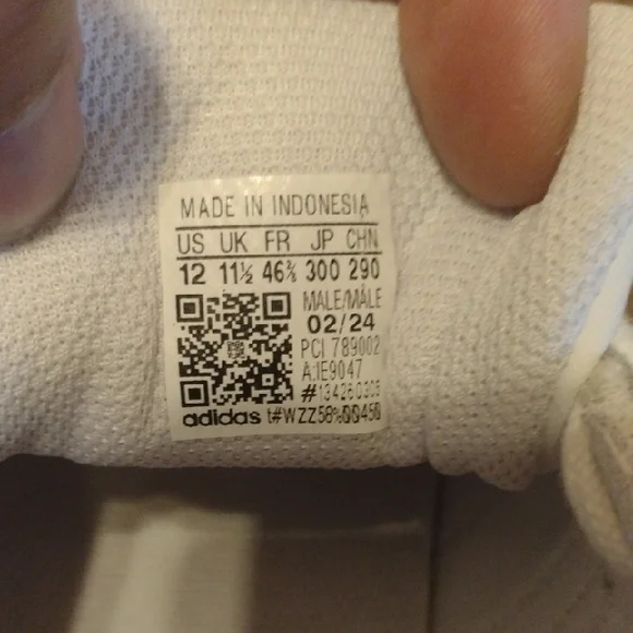 Adidas Shell Toe White and Green Athletic Shoes with Classic Stripes ***NEW WO.B - Picture 5 of 8